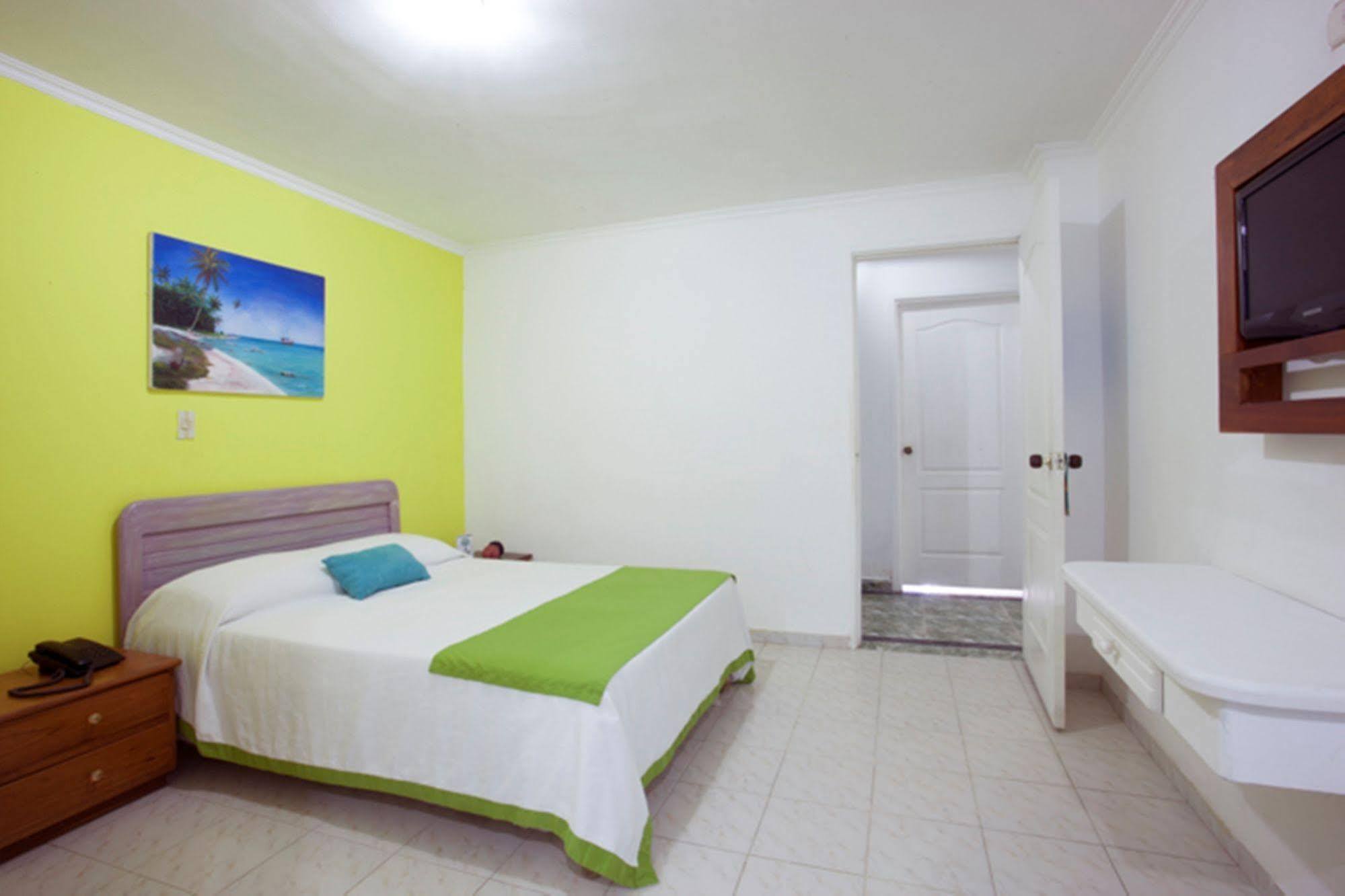 On Vacation Coral Flower San Andres  Bagian luar foto